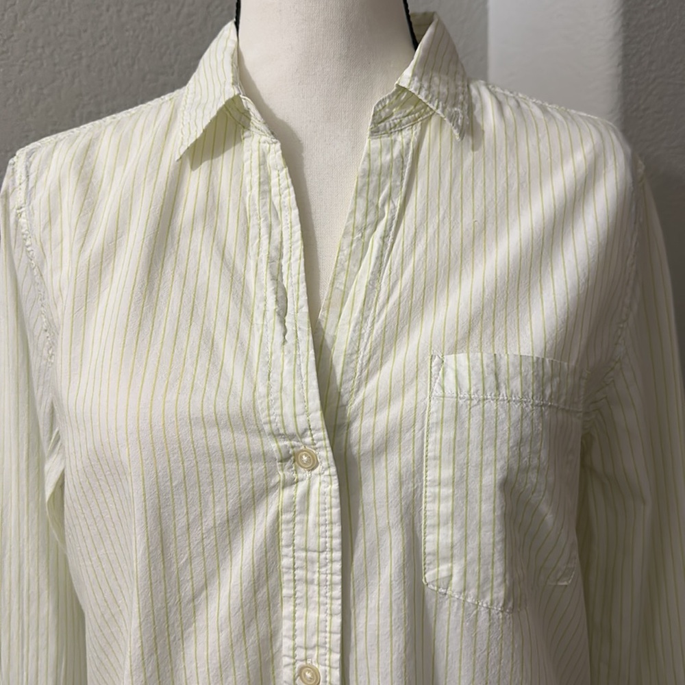 Gap-Button-Down Shirt EUC - Picture 2 of 5